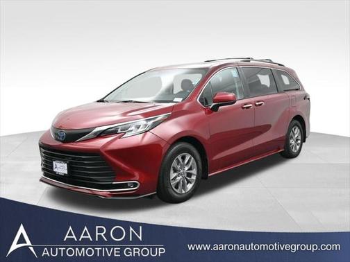 2022 Toyota Sienna XLE 7 Passenger