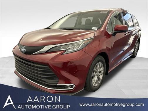 2022 Toyota Sienna XLE 7 Passenger