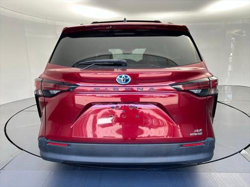 2022 Toyota Sienna XLE 7 Passenger