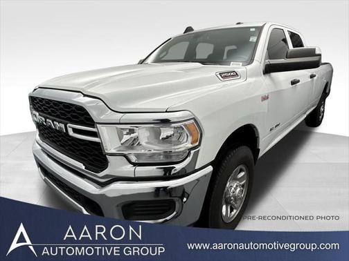 2022 RAM 2500 Tradesman Crew Cab 4x2 8' Box