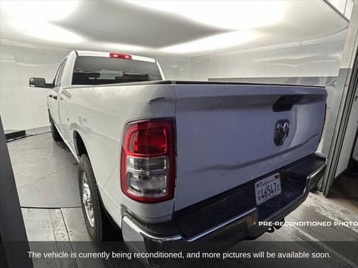 2022 RAM 2500 Tradesman Crew Cab 4x2 8' Box