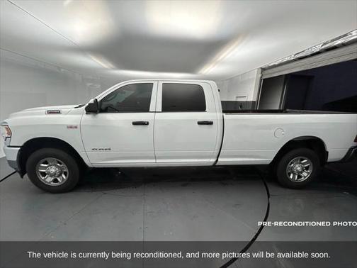 2022 RAM 2500 Tradesman Crew Cab 4x2 8' Box