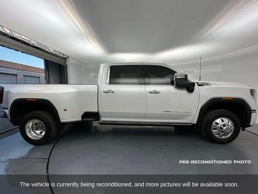 2025 GMC Sierra 3500 Denali