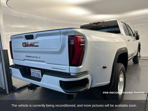 2025 GMC Sierra 3500 Denali