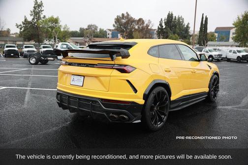 2019 Lamborghini Urus Base