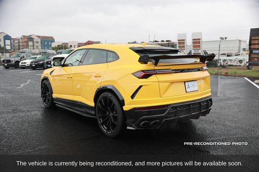 2019 Lamborghini Urus Base