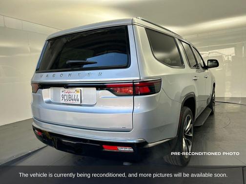 2022 Jeep Wagoneer Series II 4x2