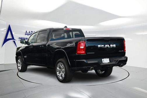 Diamond Black Crystal Pearlcoat 2026 RAM 1500 Big Horn/Lone Star