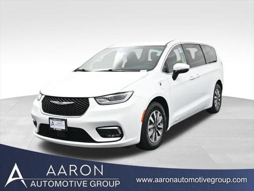 2023 Chrysler Pacifica Hybrid Touring L