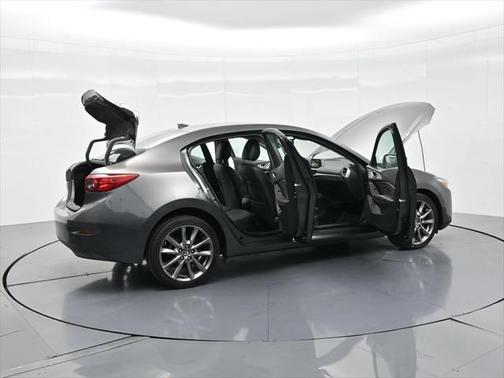 2018 Mazda Mazda3 Touring