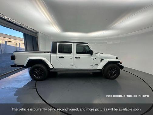 2024 Jeep Gladiator Sport S