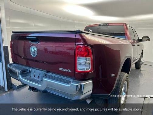 2022 RAM 3500 Tradesman Crew Cab 4x4 8' Box