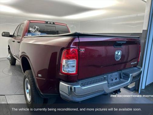 2022 RAM 3500 Tradesman Crew Cab 4x4 8' Box