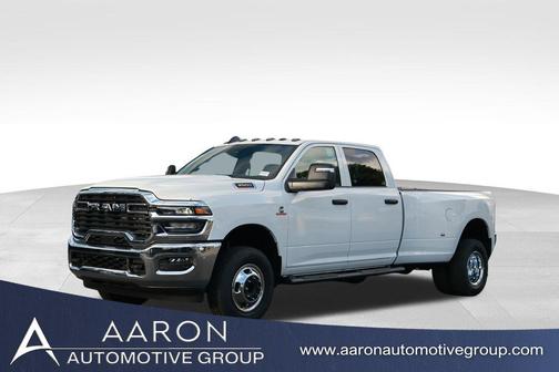 Bright White Clearcoat 2026 RAM 3500 Tradesman Crew Cab 4x4 8' Box