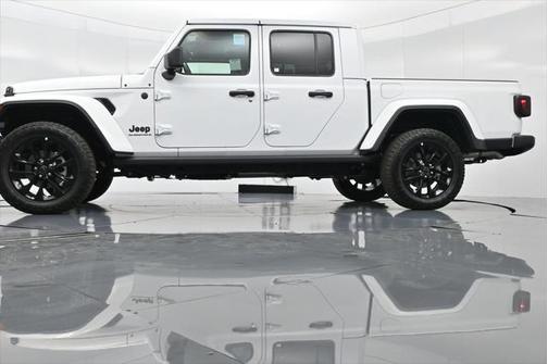 2025 Jeep Gladiator Nighthawk