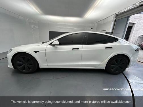 2023 Tesla Model S Base