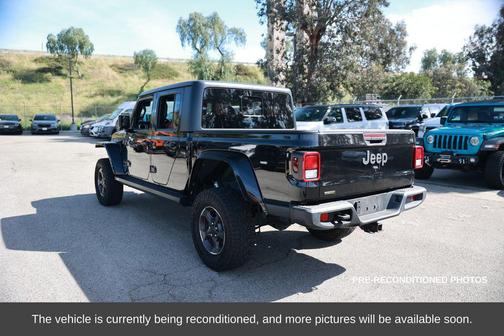 2021 Jeep Gladiator Sport
