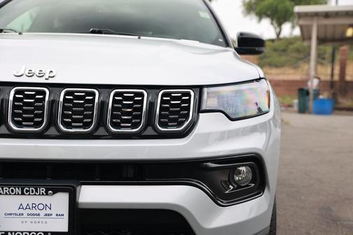 Silver Zynith Metallic Clearcoat 2025 Jeep Compass Limited