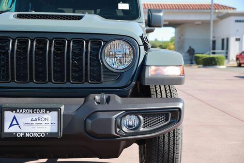 2026 Jeep Gladiator Sport S