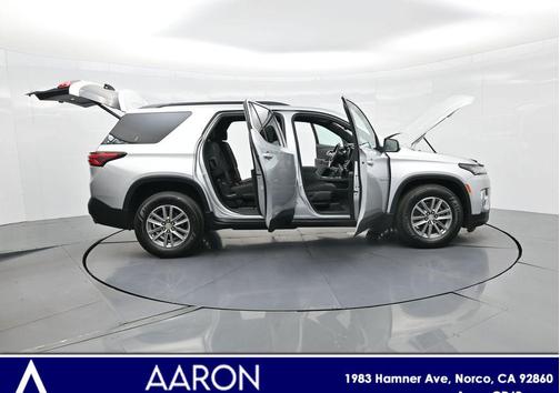 2022 Chevrolet Traverse LT Cloth
