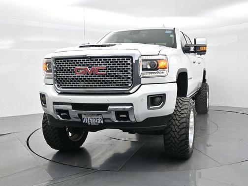 2017 GMC Sierra 2500 Denali