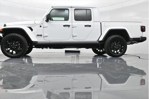 2025 Jeep Gladiator Nighthawk
