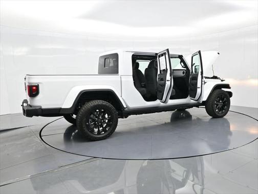 2025 Jeep Gladiator Nighthawk