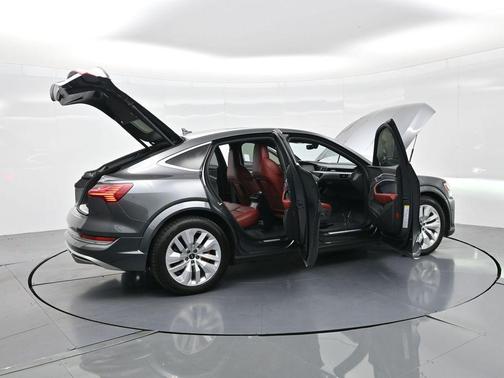 2022 Audi e-tron S Prestige
