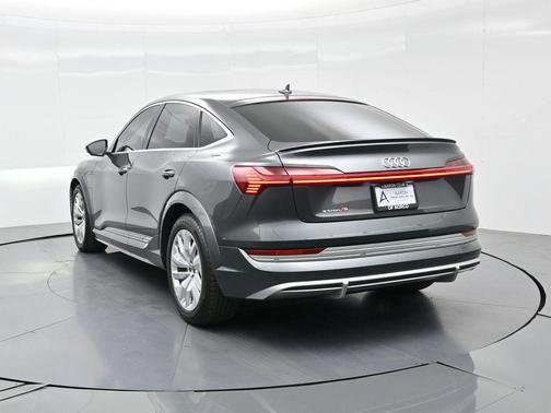 2022 Audi e-tron S Prestige