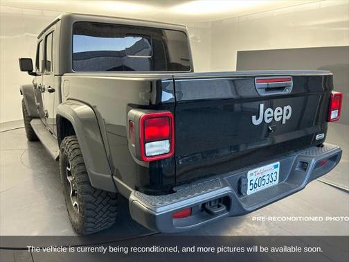 2022 Jeep Gladiator Overland