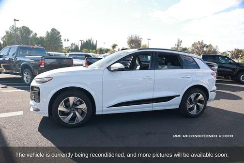 Glacier White 2025 Audi Q6 e-tron Premium Plus quattro