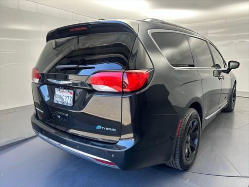 2018 Chrysler Pacifica Hybrid Limited