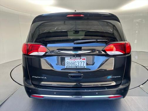 2018 Chrysler Pacifica Hybrid Limited