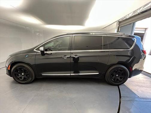 2018 Chrysler Pacifica Hybrid Limited