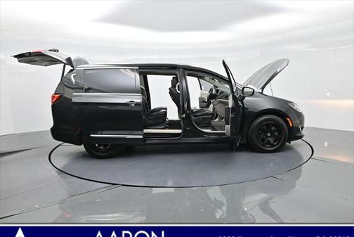 2018 Chrysler Pacifica Hybrid Limited