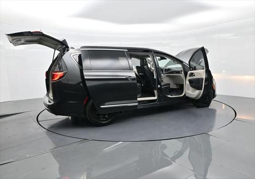 2018 Chrysler Pacifica Hybrid Limited