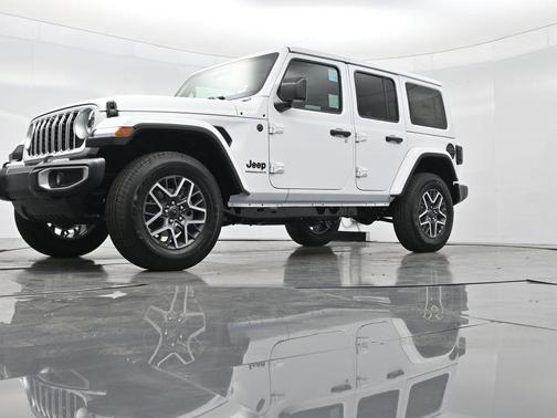 2025 Jeep Wrangler 4-Door Sahara 4x4