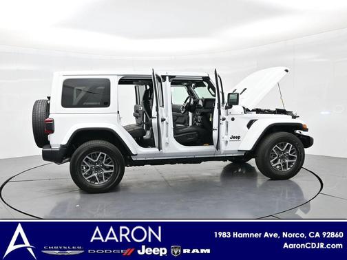 2025 Jeep Wrangler 4-Door Sahara 4x4