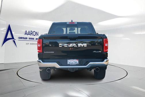 Diamond Black Crystal Pearlcoat 2025 RAM 1500 Laramie