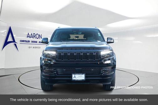 Diamond Black Crystal Pearlcoat 2024 Jeep Wagoneer Series II Carbide 4x2