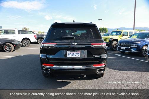 Diamond Black Crystal Pearlcoat 2022 Jeep Grand Cherokee 4xe Overland