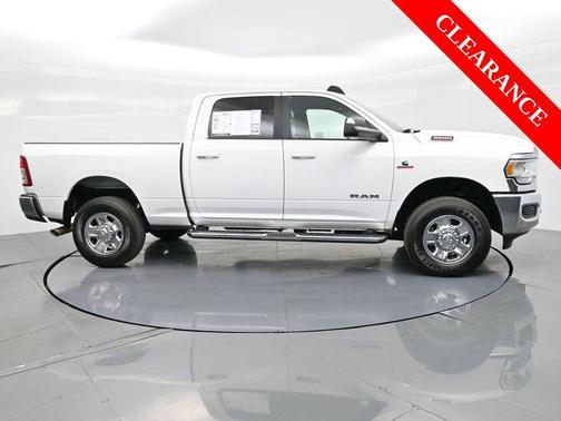 2021 RAM 3500 Big Horn Crew Cab 4x4 6'4' Box
