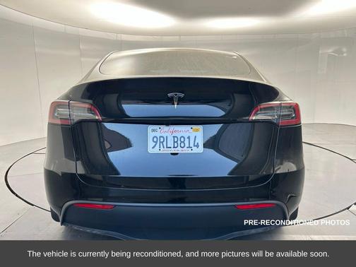 2025 Tesla Model Y Long Range Single Motor Rear-Wheel Drive