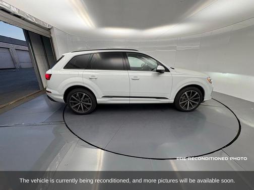 2025 Audi Q7 45 Premium Plus