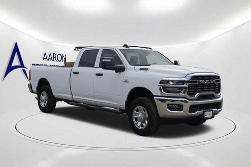 Bright White Clearcoat 2026 RAM 2500 Tradesman Crew Cab 4x4 8' Box
