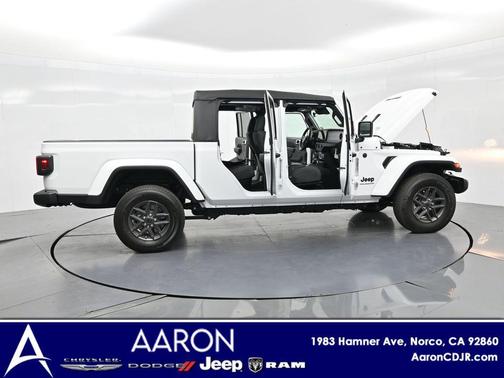 2025 Jeep Gladiator Sport S