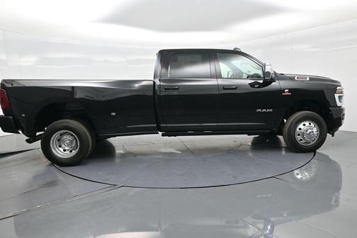 2026 RAM 3500 Laramie Crew Cab 4x4 8' Box