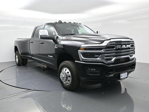 2026 RAM 3500 Laramie Crew Cab 4x4 8' Box