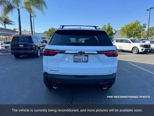 Summit White 2023 Chevrolet Traverse LT Cloth