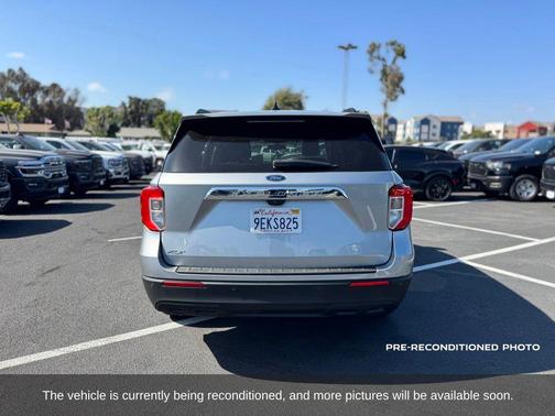 Iconic Silver Metallic 2022 Ford Explorer XLT